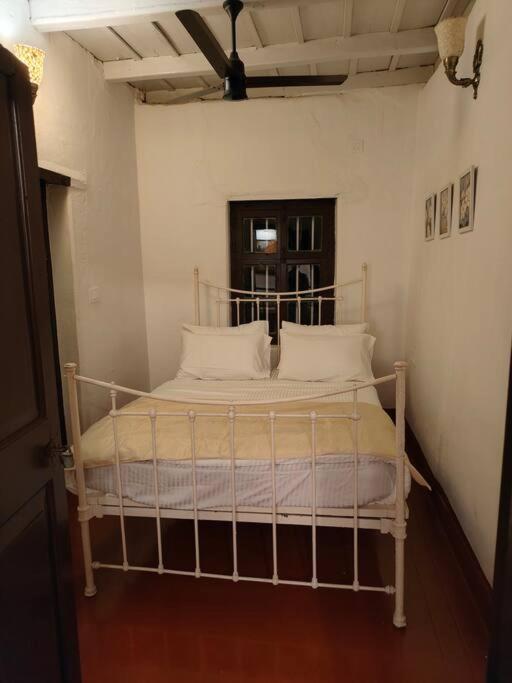 A Quaint Cottage With Rajah'S Seat View. Madikeri Eksteriør bilde